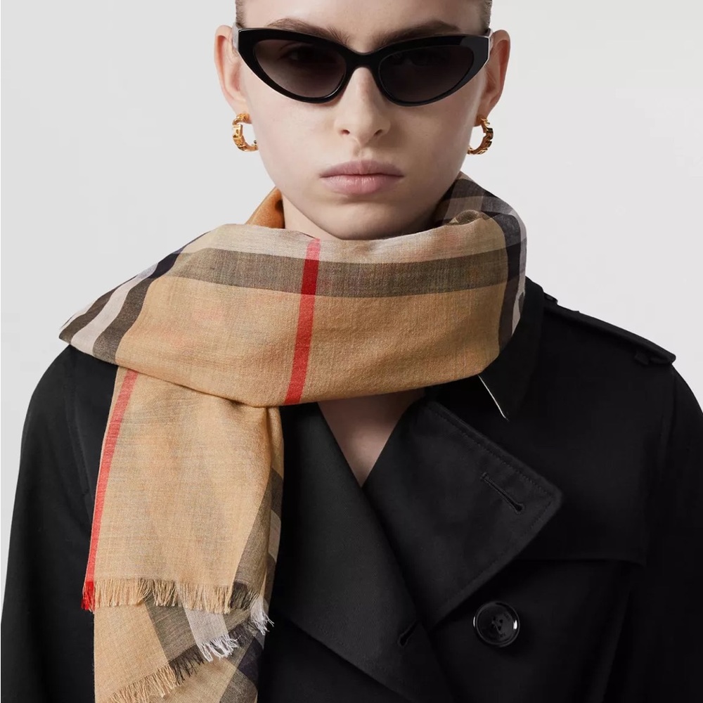 BURBERRY SCARF